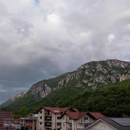 Guesthouse Magic Băile Herculane Exteriör bild