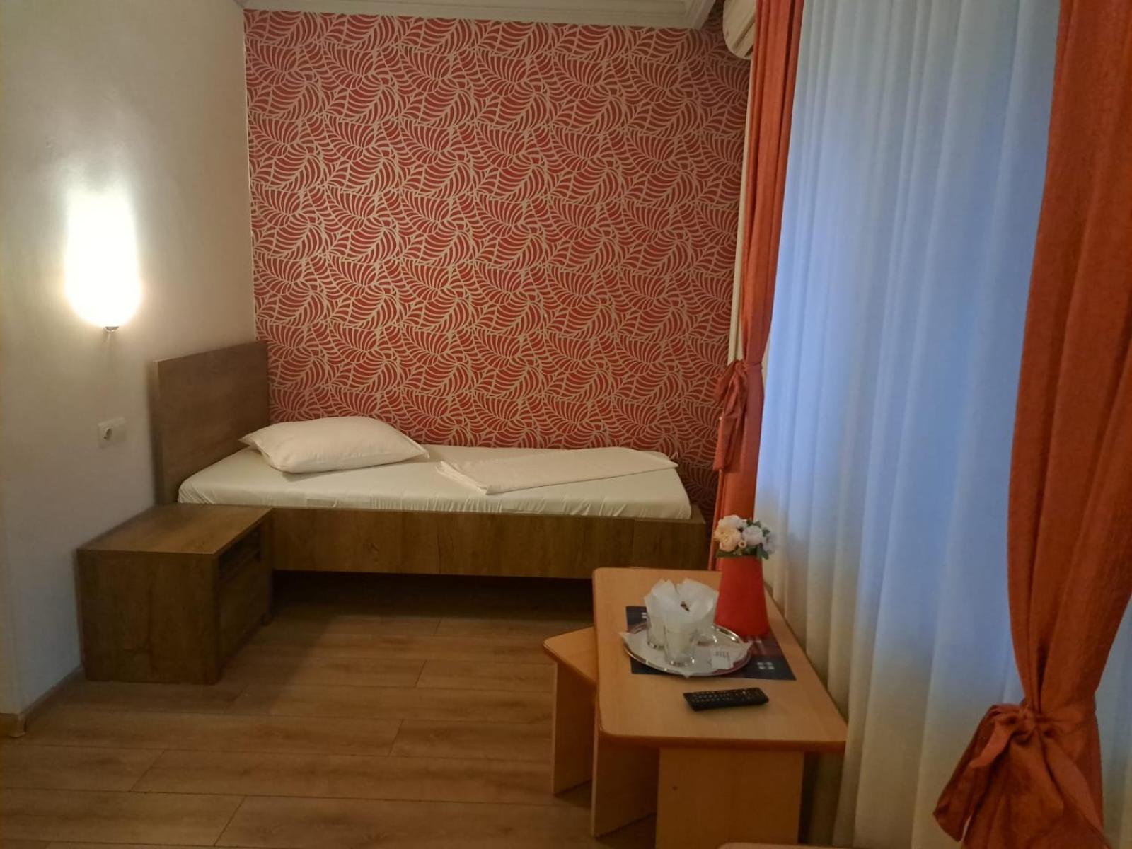 Guesthouse Magic Băile Herculane Exteriör bild