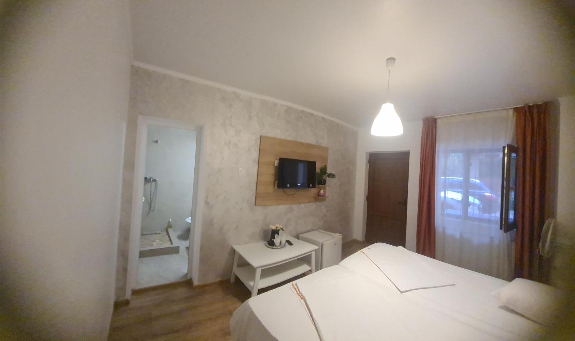 Guesthouse Magic Băile Herculane Exteriör bild