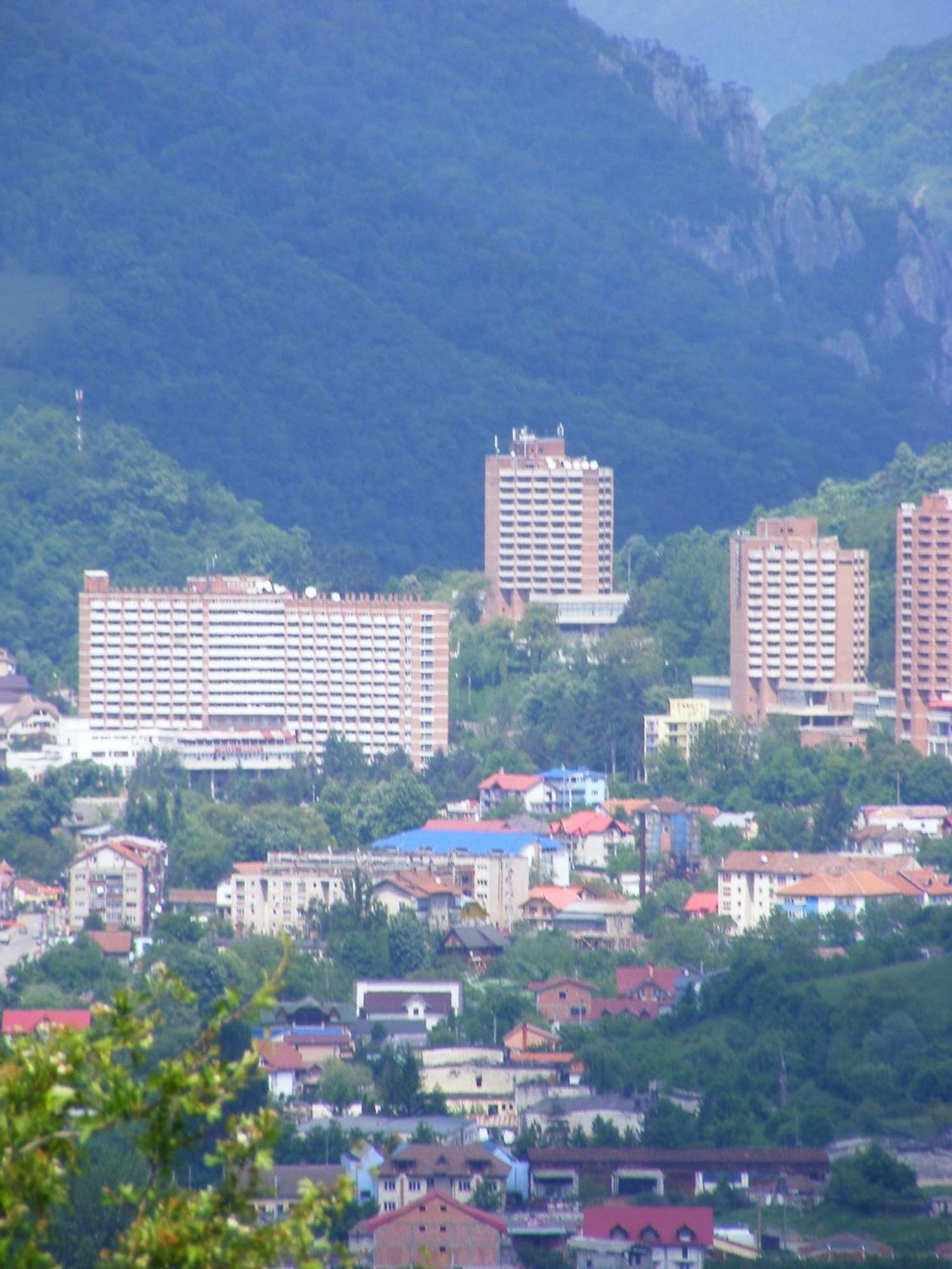 Guesthouse Magic Băile Herculane Exteriör bild