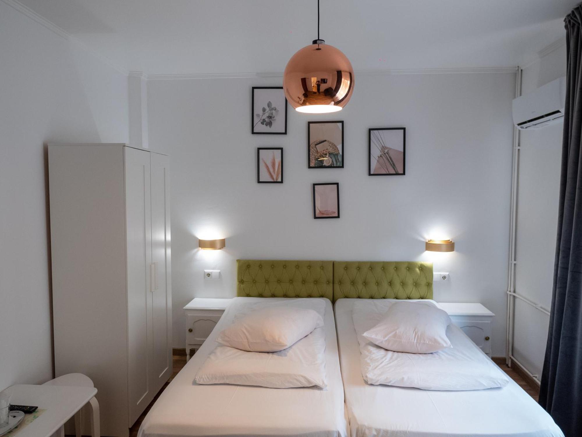Guesthouse Magic Băile Herculane Exteriör bild