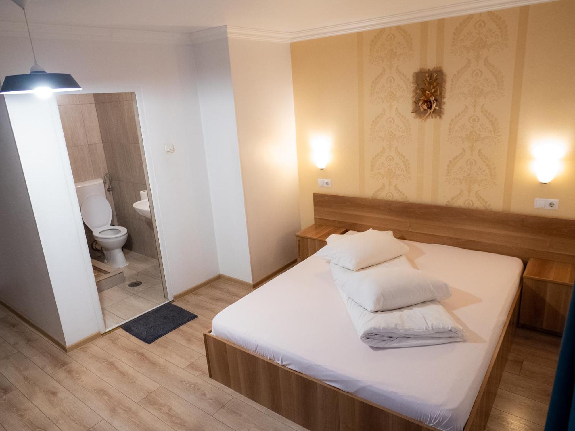 Guesthouse Magic Băile Herculane Exteriör bild