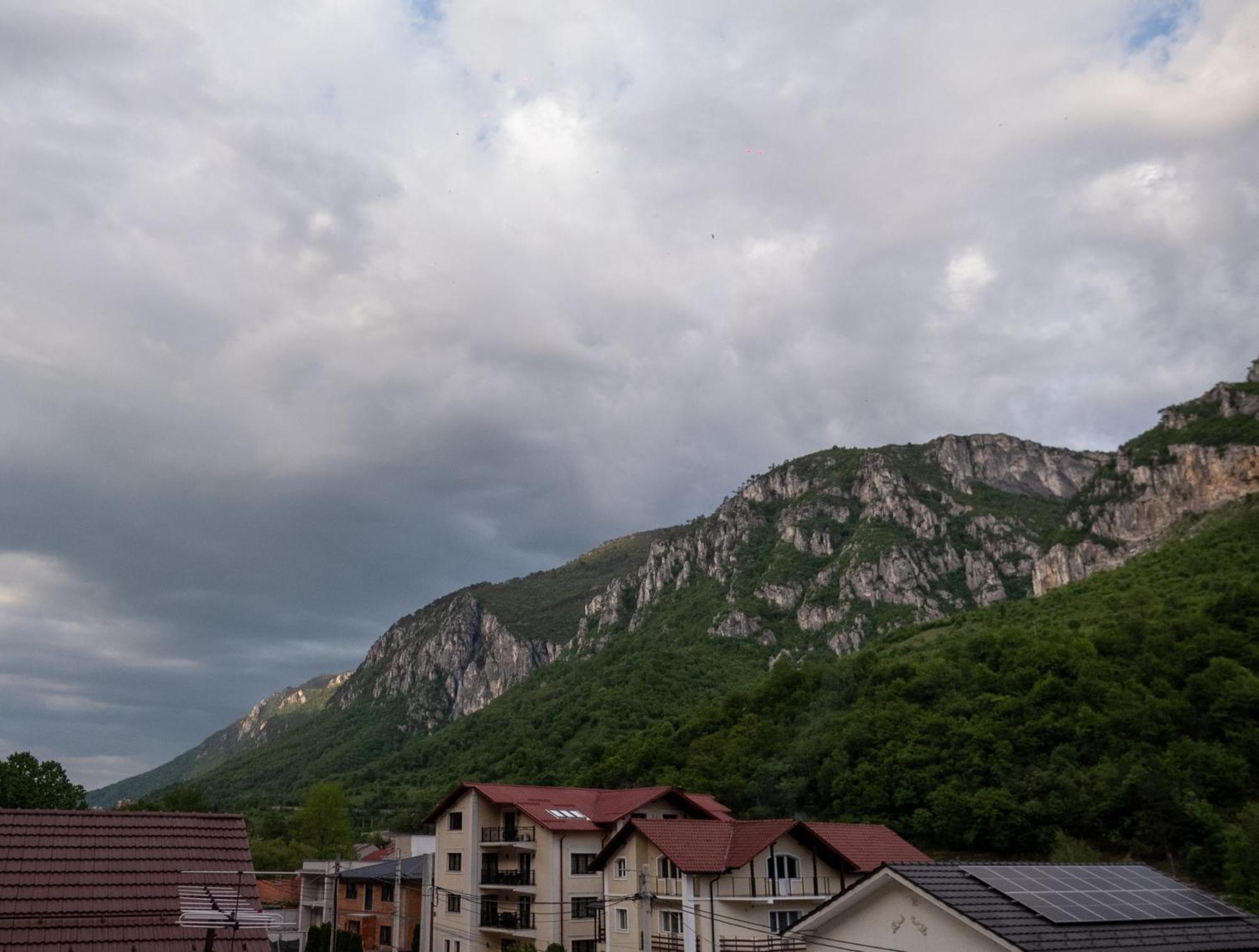 Guesthouse Magic Băile Herculane Exteriör bild