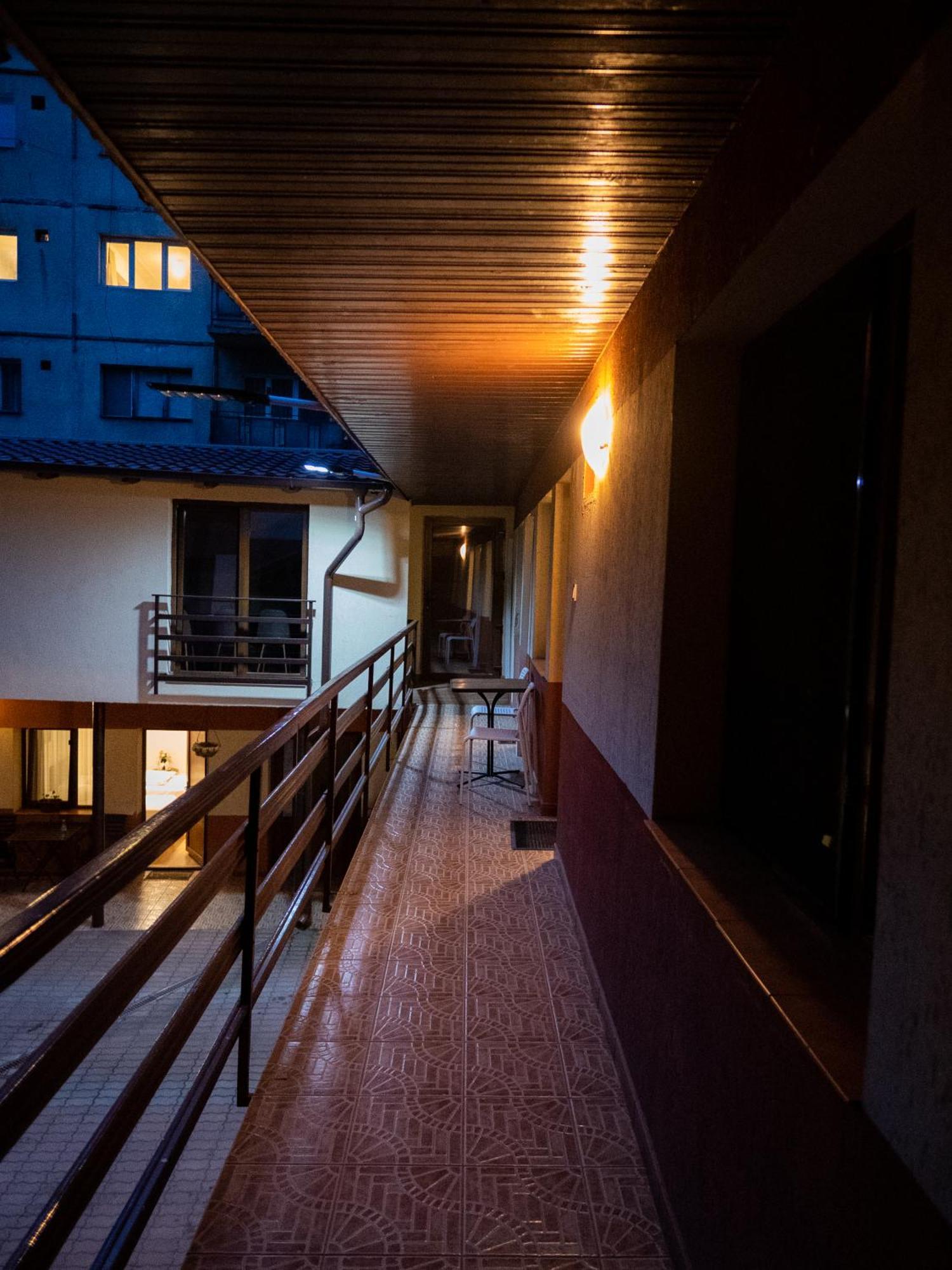 Guesthouse Magic Băile Herculane Exteriör bild