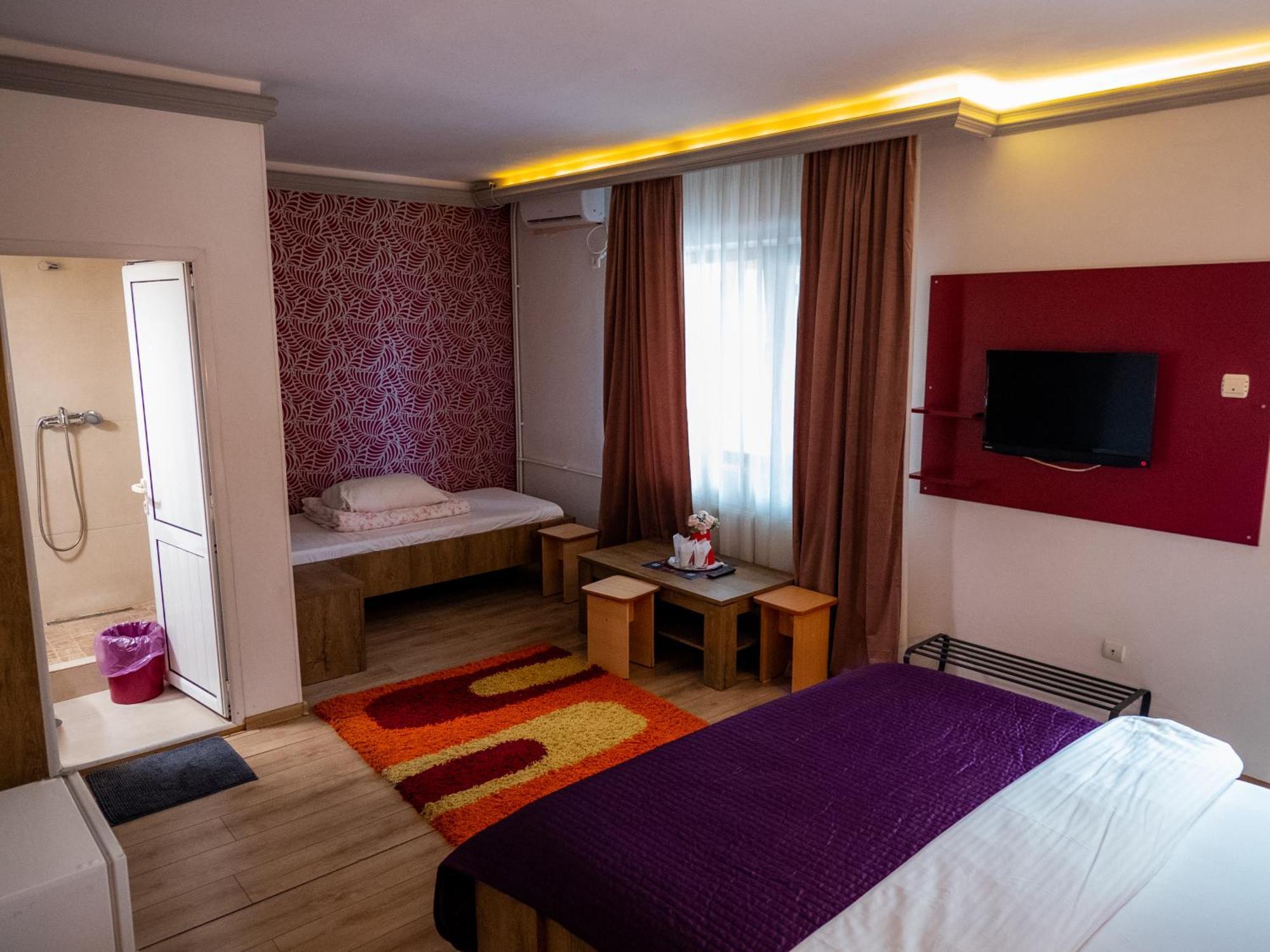 Guesthouse Magic Băile Herculane Exteriör bild